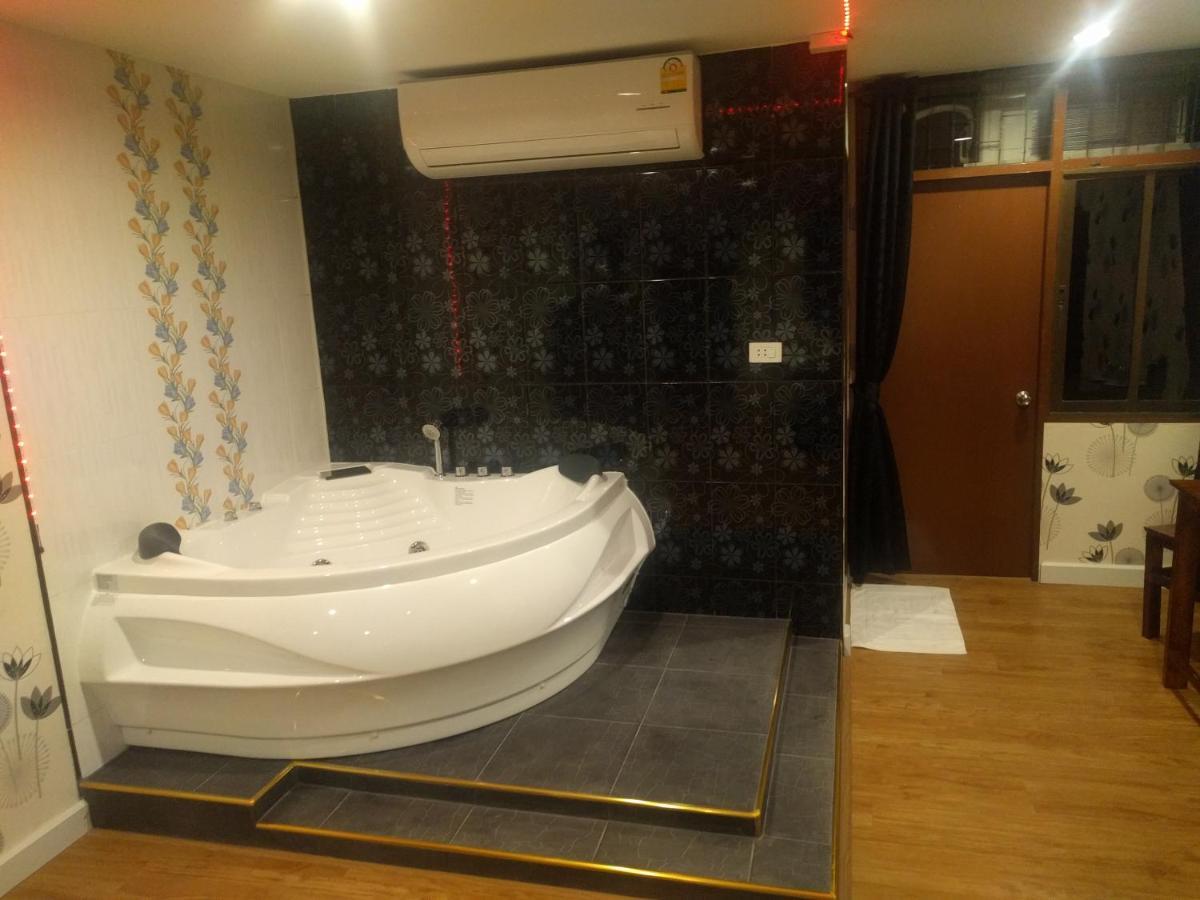 Gw Guesthouse Паттая Екстер'єр фото